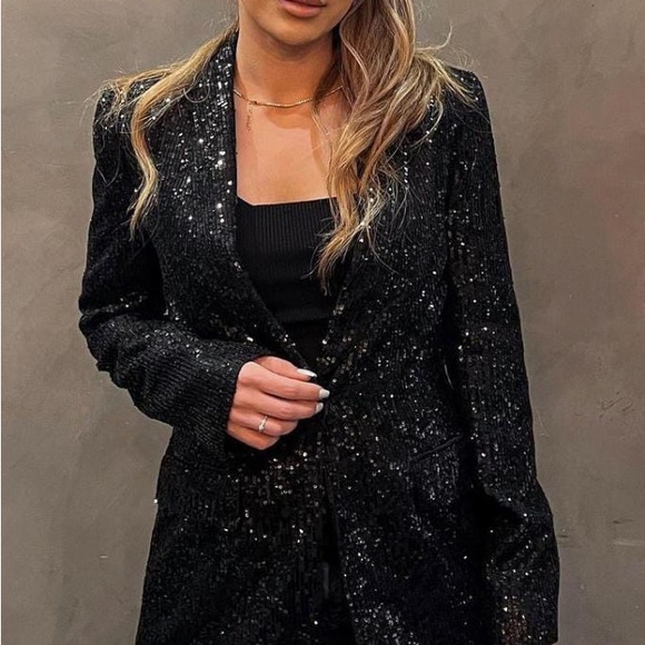 Zara
Sequenced blazer♥️ - Picture 4 of 4